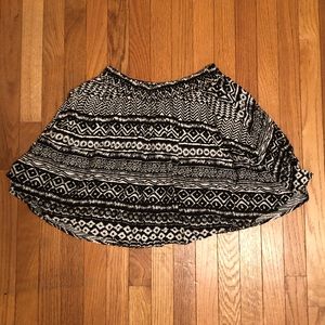 😎 Black and White Tribal Print Skirt